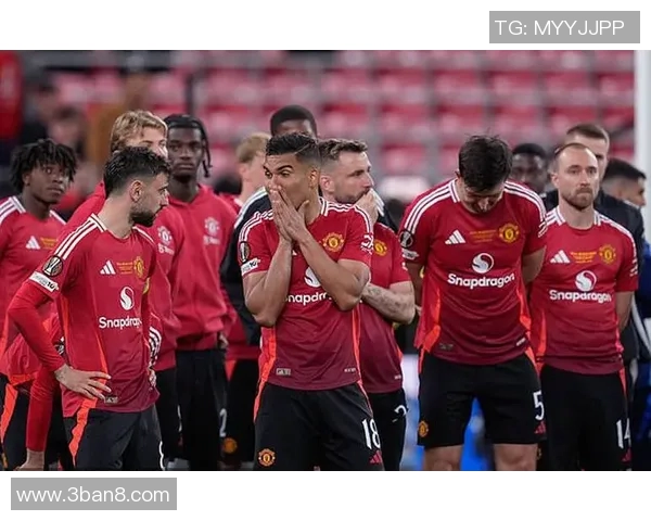 曼联球员归队情况揭晓两名球员获准延迟报到阿莫林重建进展缓慢令人担忧